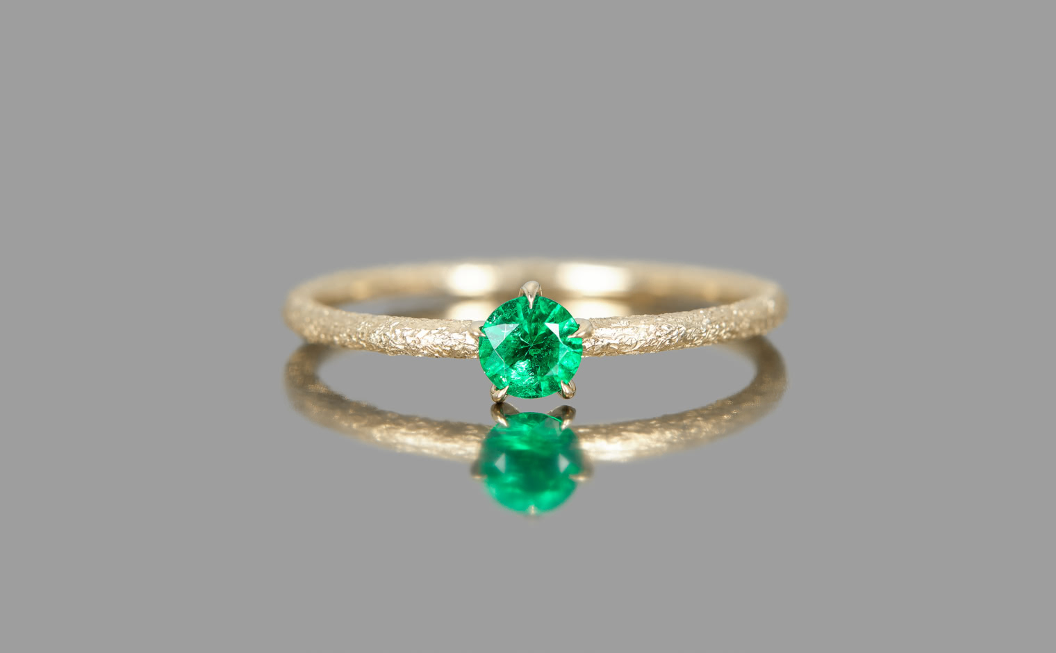 Emerald Stardust Ring | kataoka jewelry