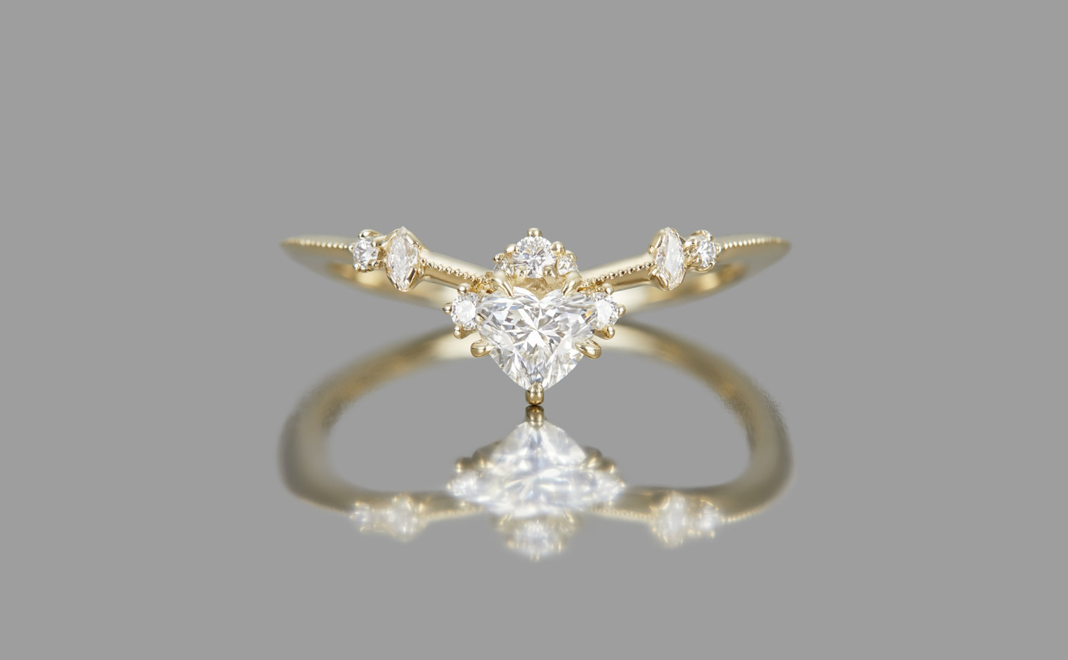 Curved Heart Ring–Diamond | ka0250aa