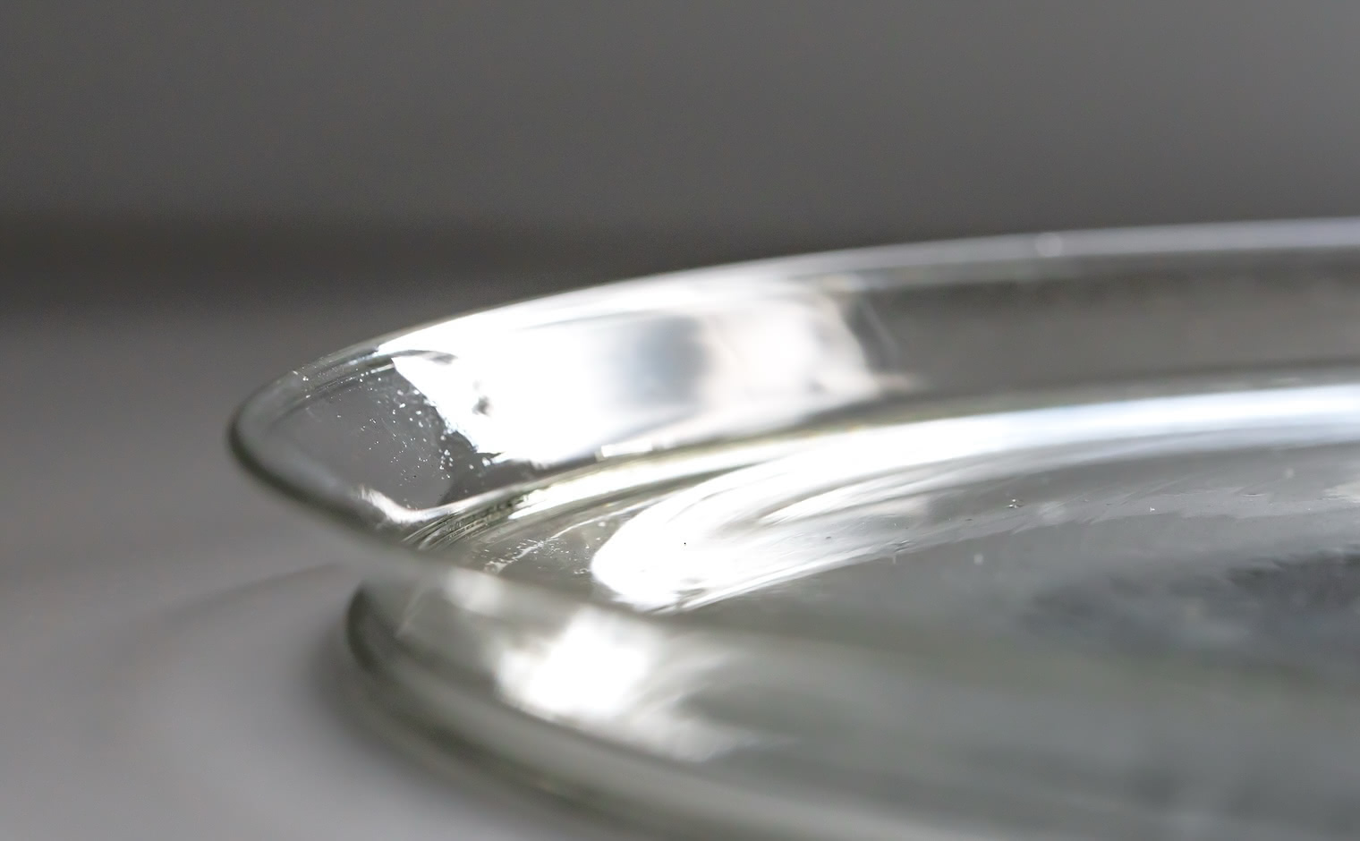 Peter Ivy Schale | Handblown Glass Plate | kataoka