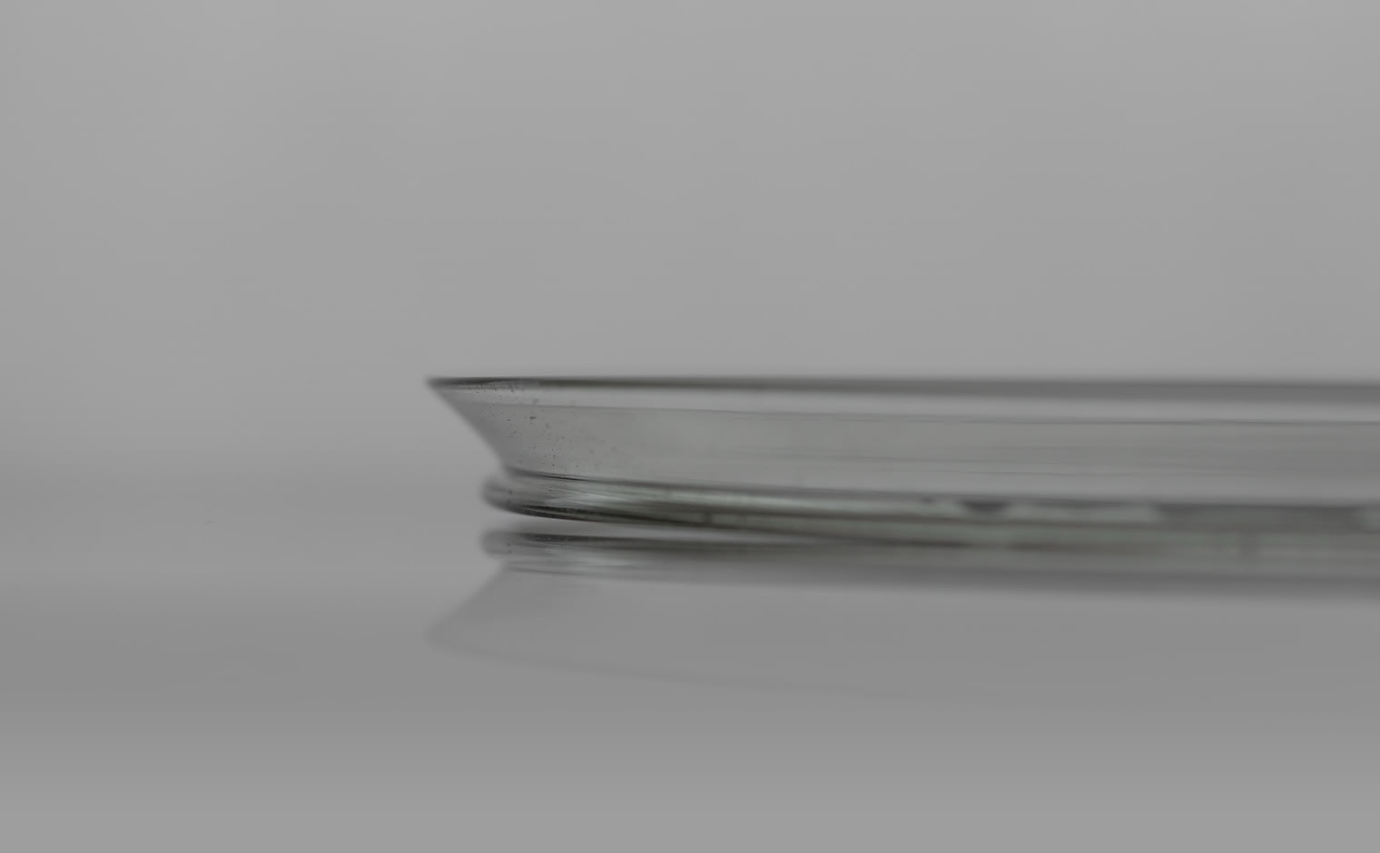 Peter Ivy Schale | Handblown Glass Plate | kataoka