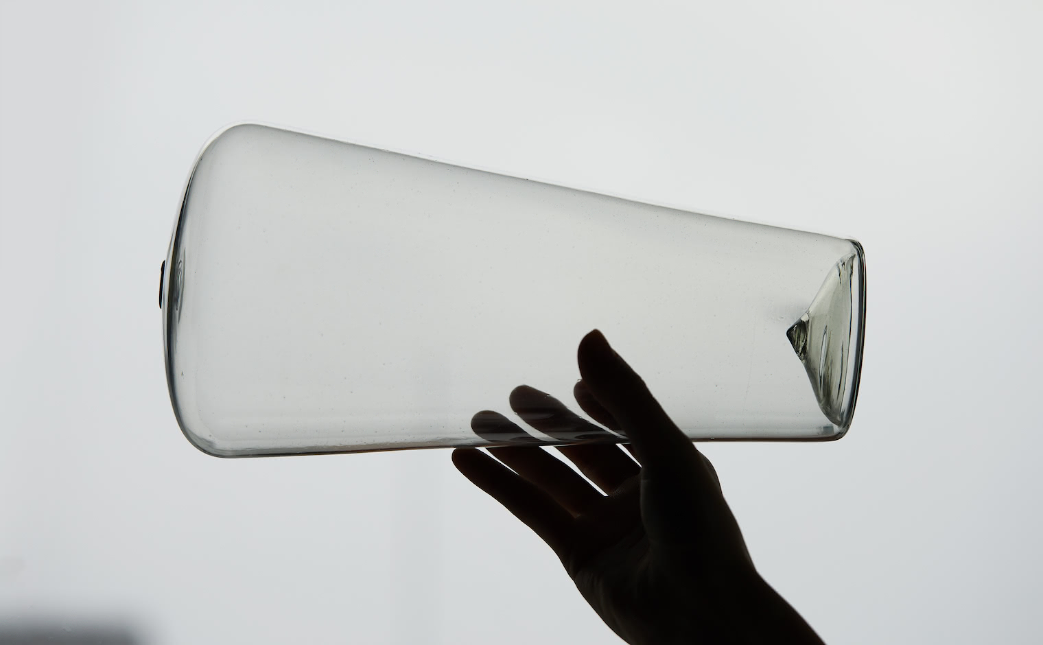 Peter Ivy Vase L | Handblown Glass Vase | kataoka