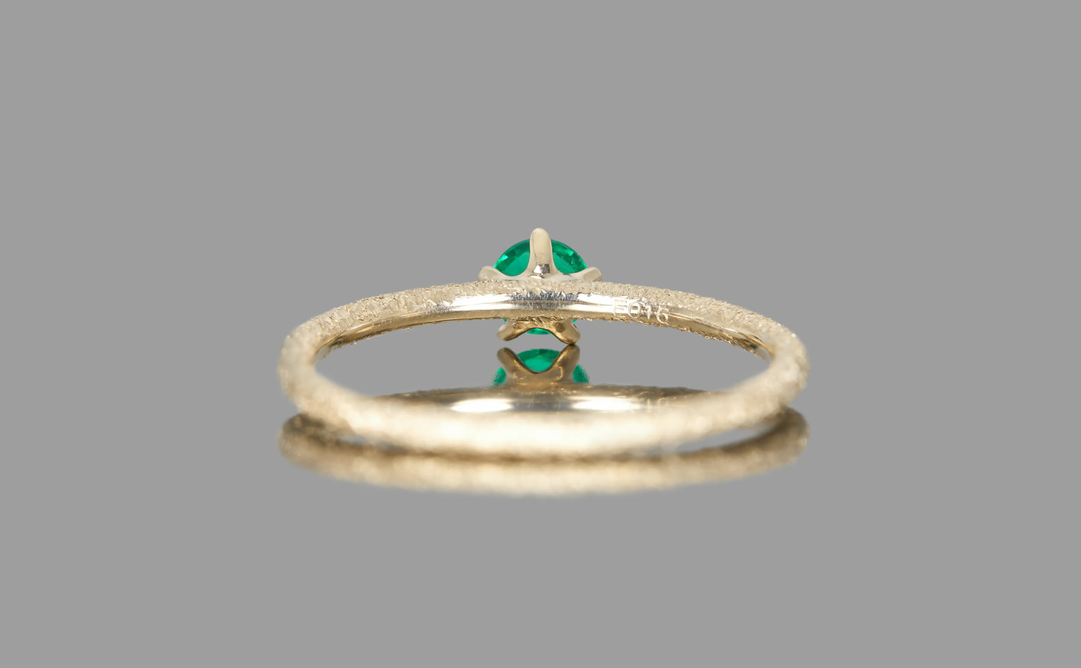 Emerald Stardust Ring | kataoka jewelry