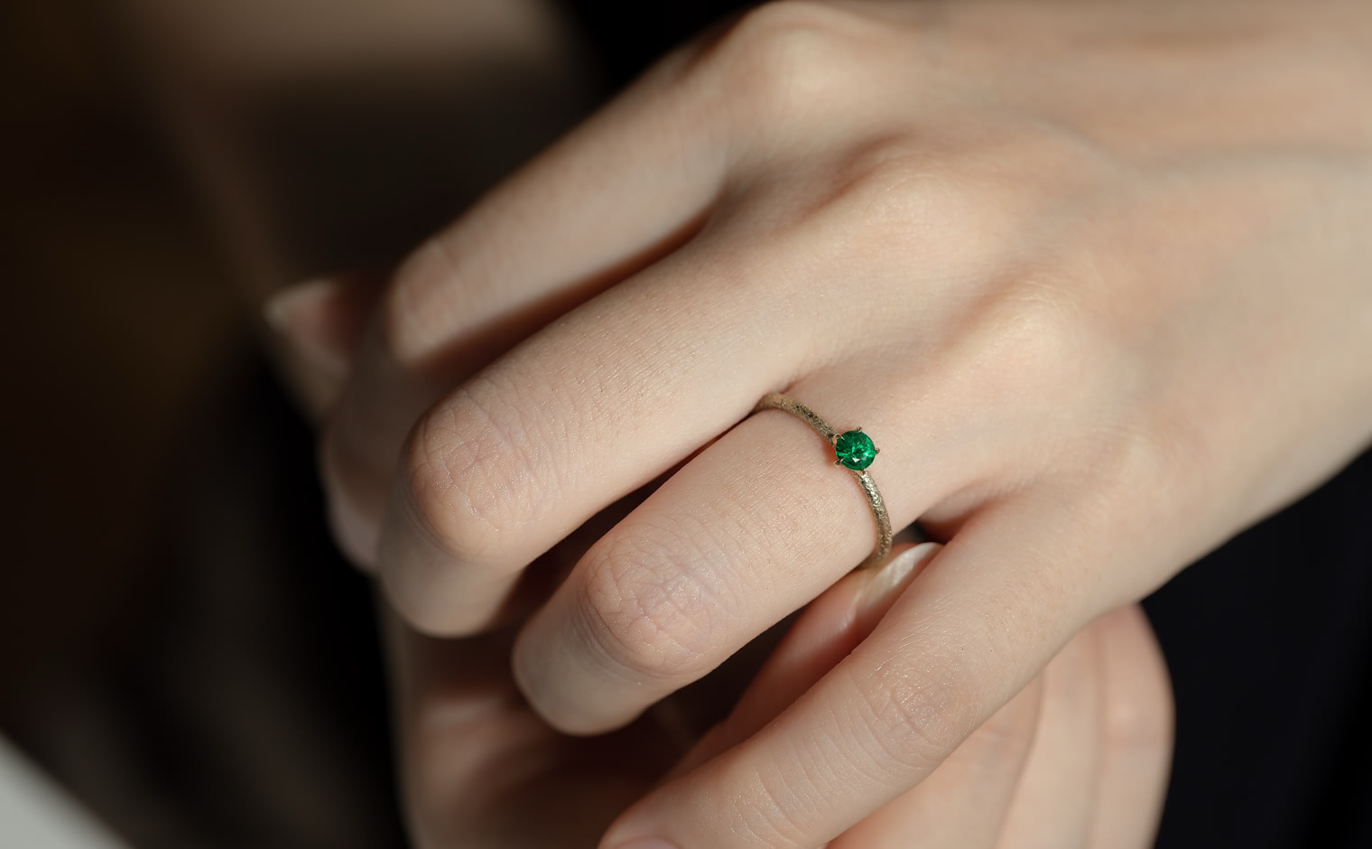 ぽー　エメラルド高貴リング Emerald Stardust Ring | kataoka jewelry