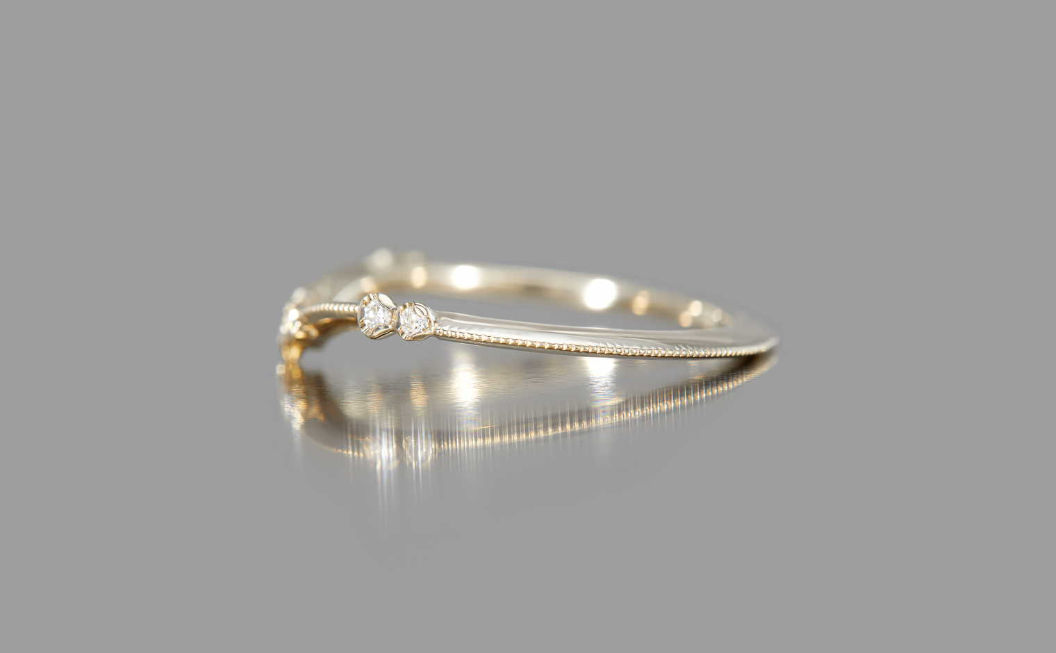 Curved Diamond Ring | kataoka jewelry