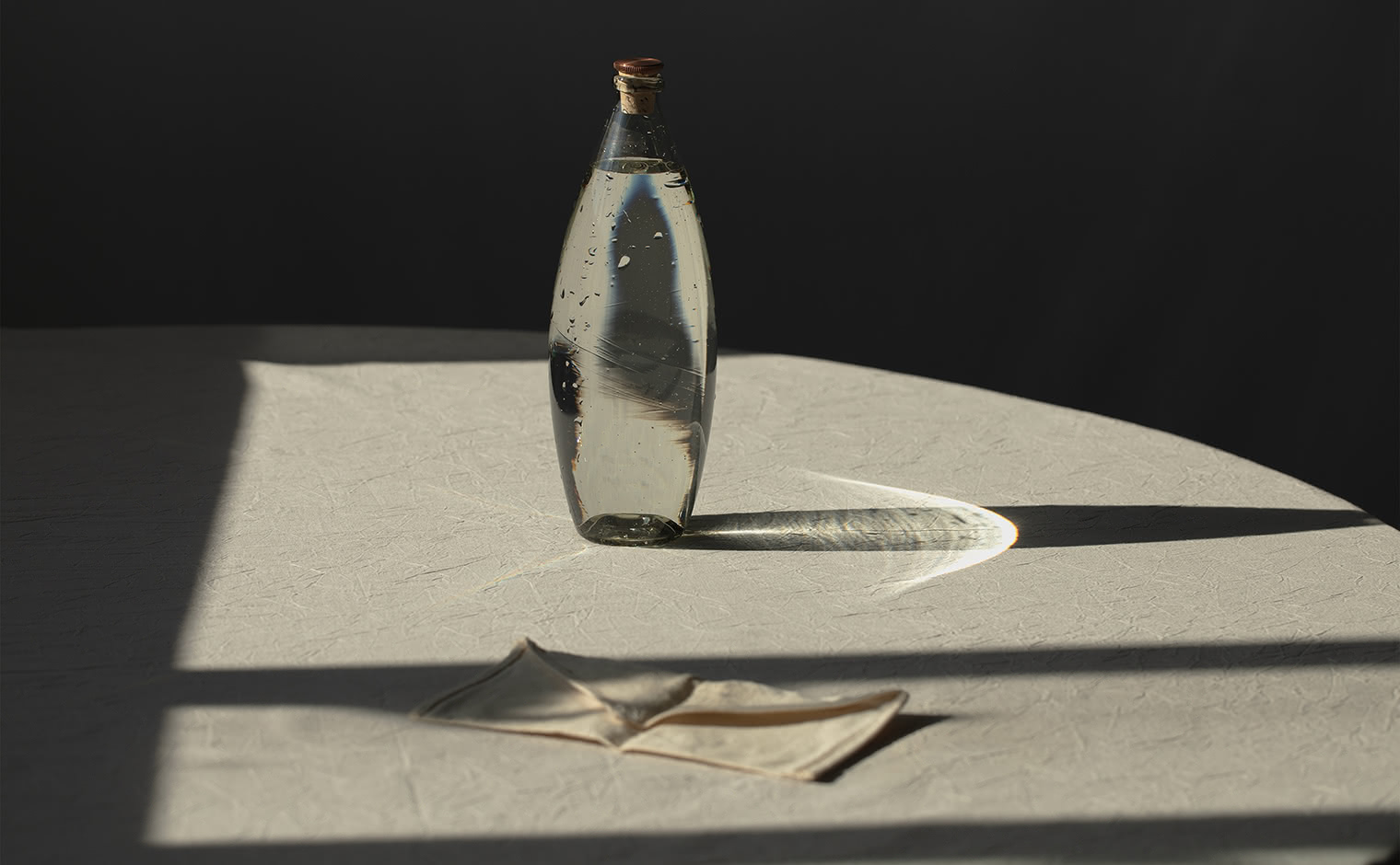 Peter Ivy Bottle S | Handblown Glass Bottle | kataoka