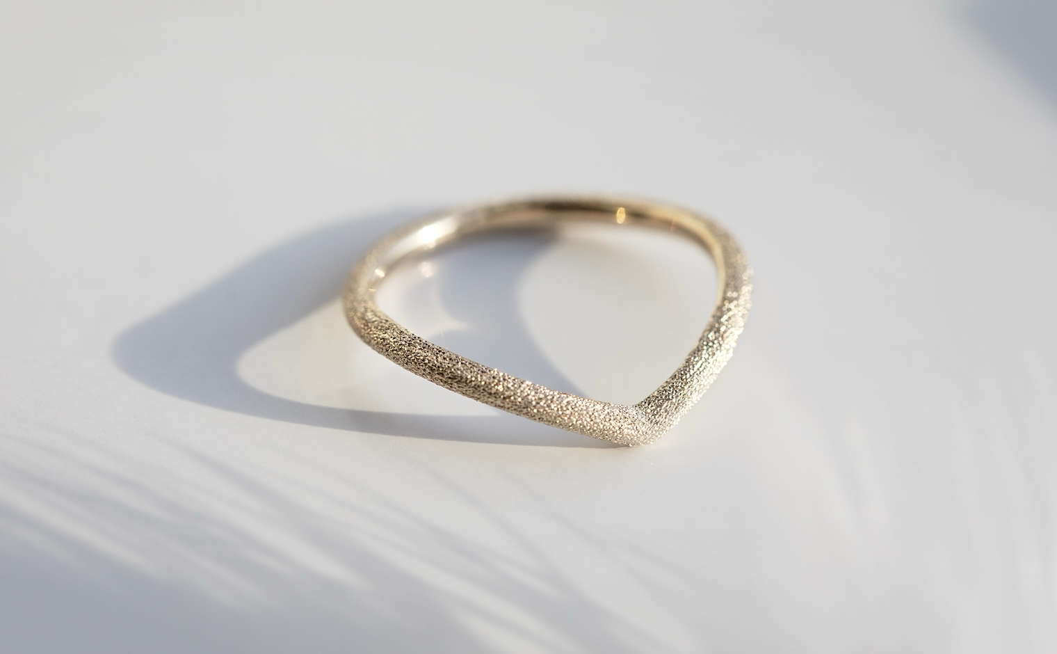 Curved Stardust Ring | kataoka jewelry