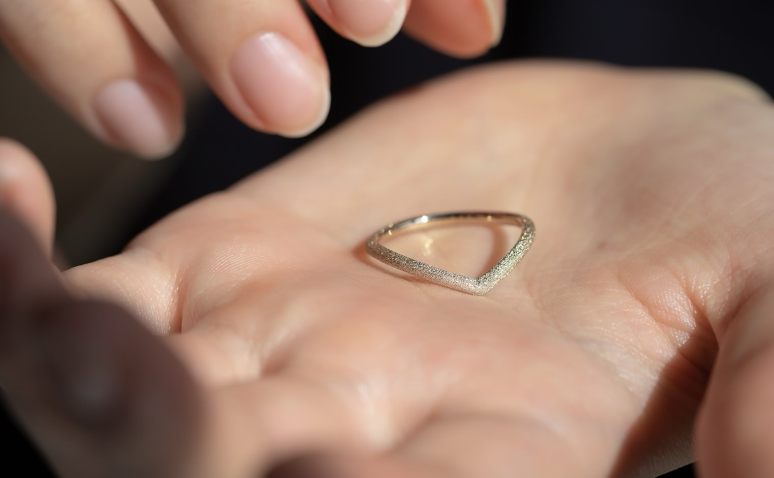 Curved Stardust Ring | kataoka jewelry