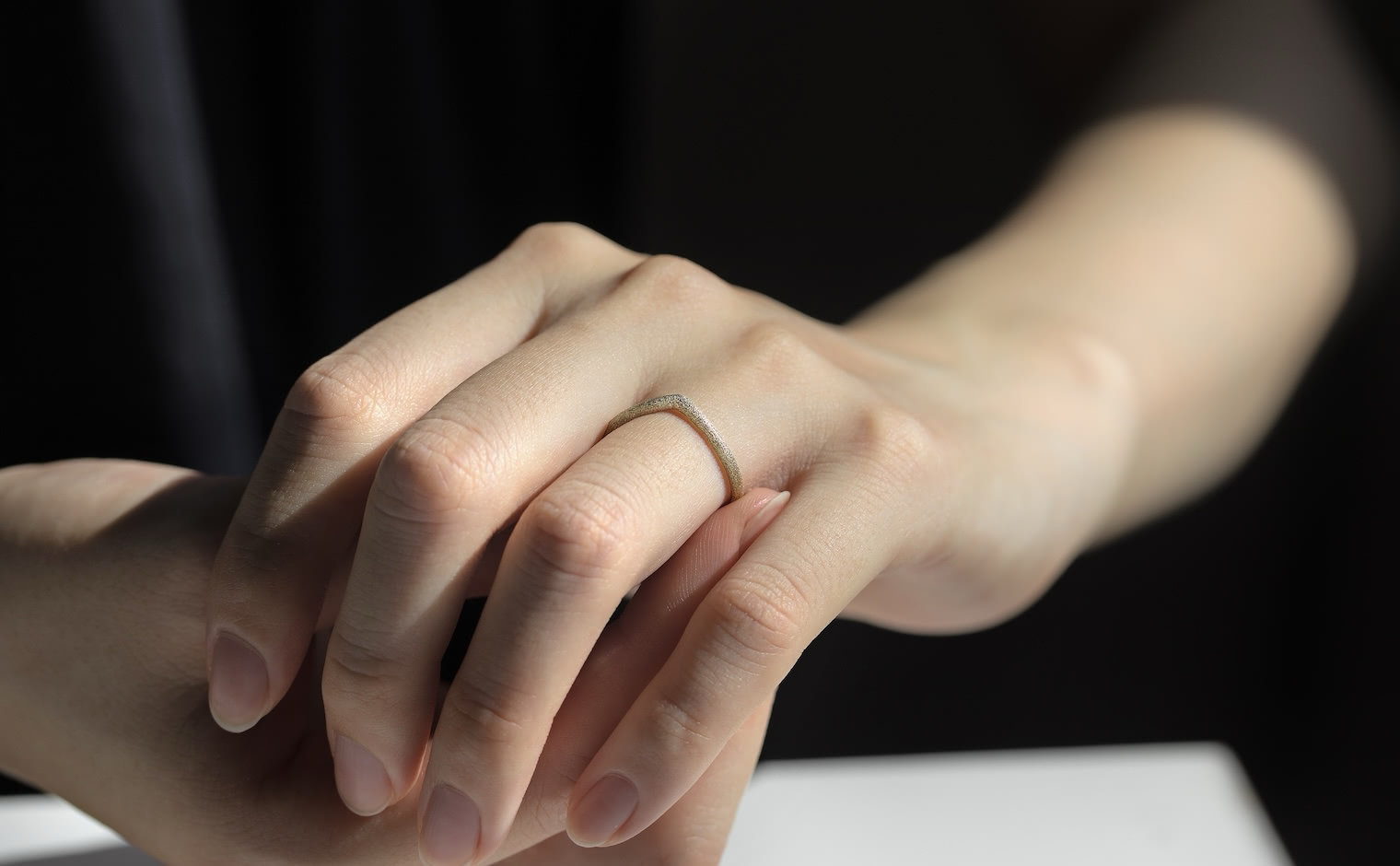 Curved Stardust Ring | kataoka jewelry