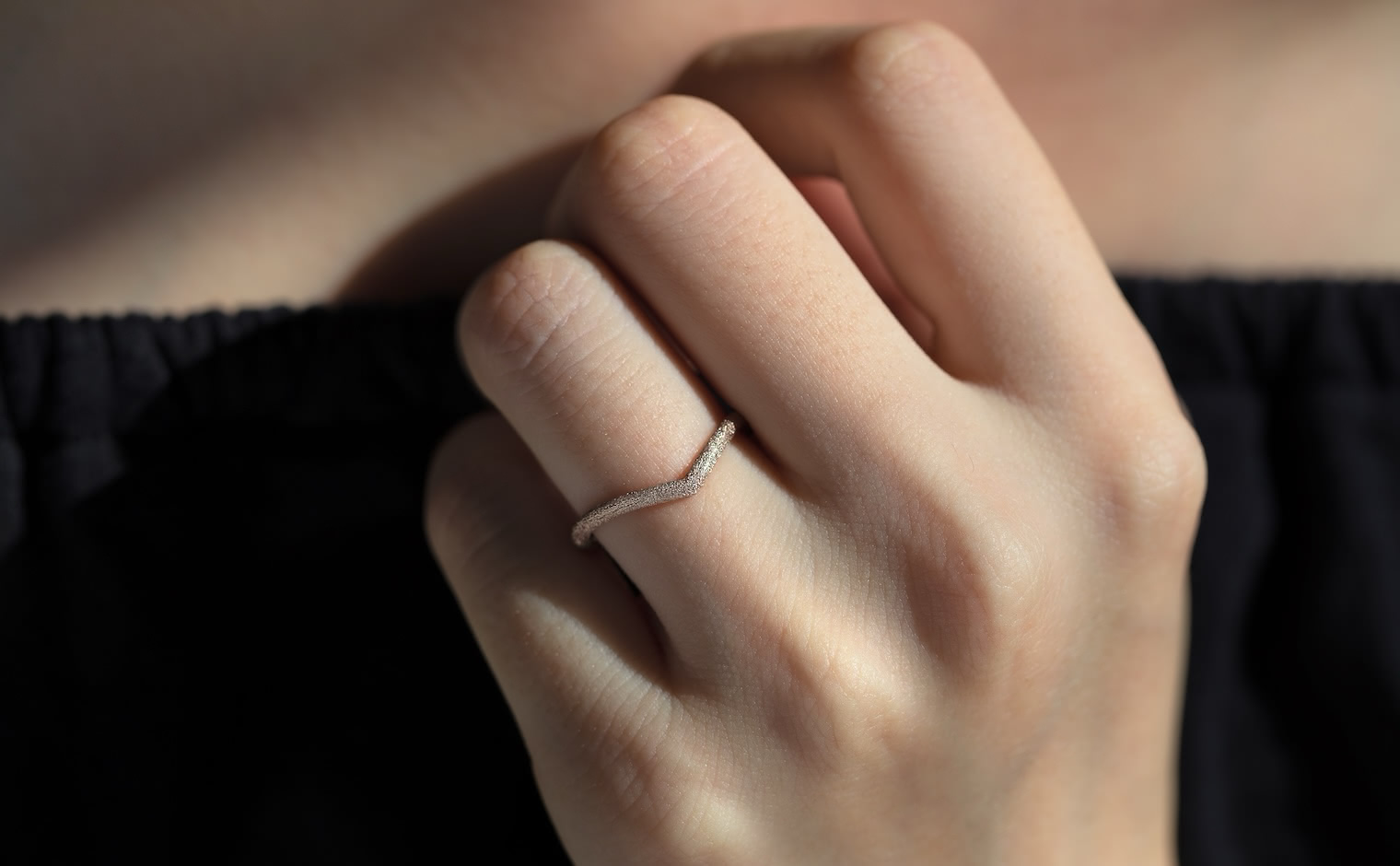 Curved Stardust Ring | kataoka jewelry