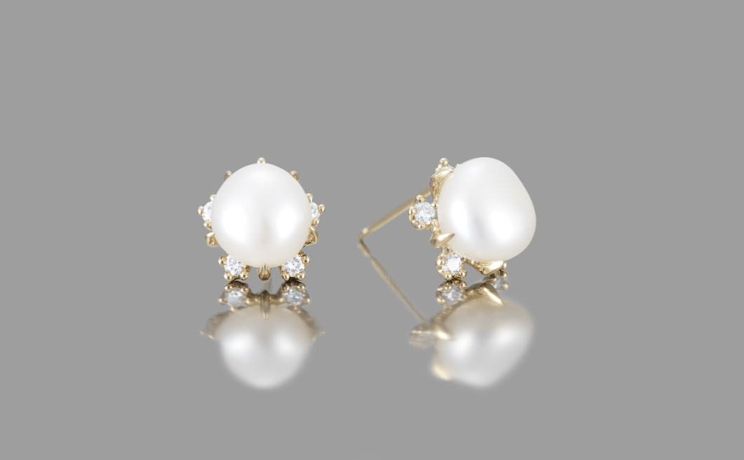 Snowflake Studs–Pearl Snowflake Studs–Pearl