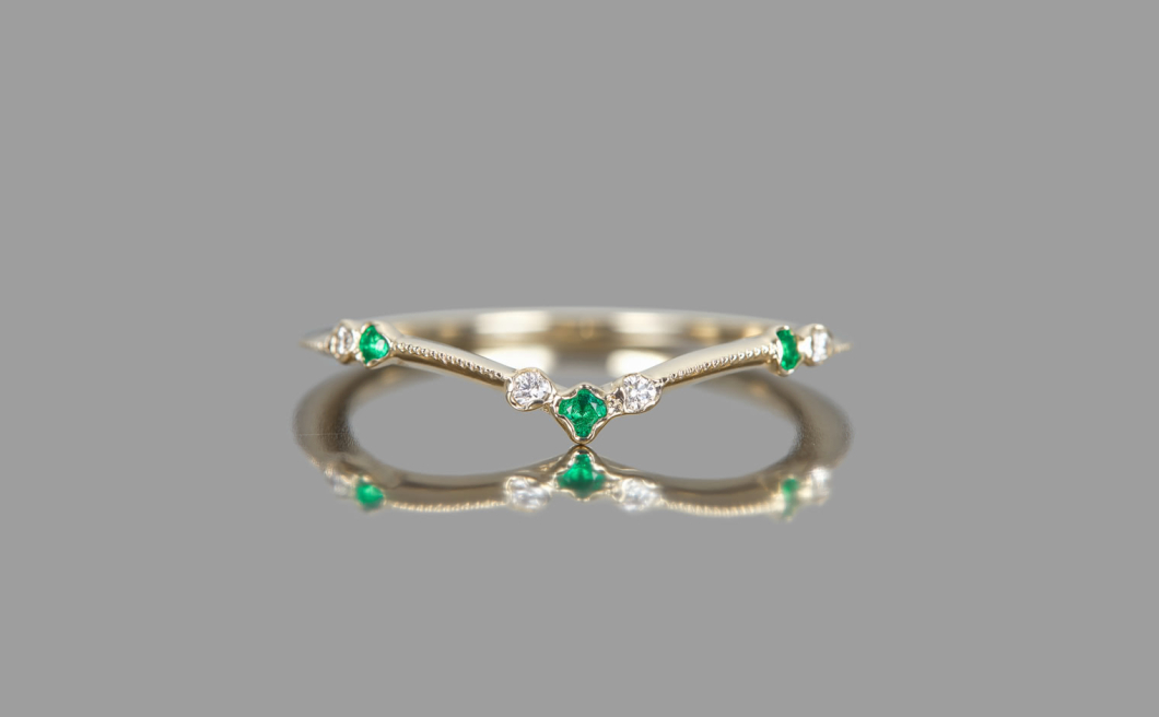 Curved Emerald Ring