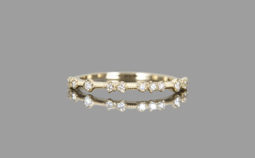 Dotted Ring–Diamond