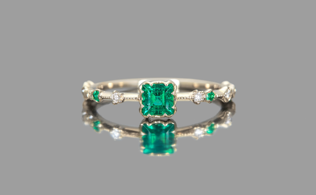 Paeonia Ring–Emerald