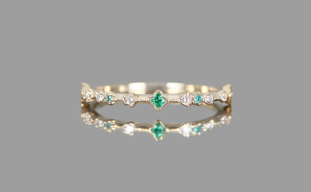Dotted Ring–Evergreen