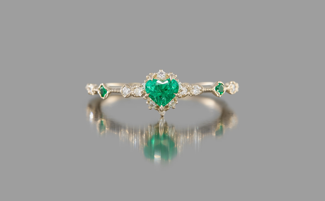 Heart Ring–Emerald