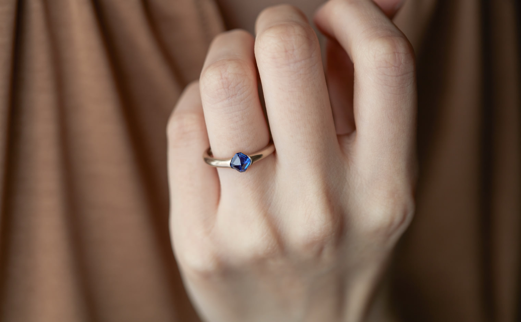 Sapphire Adamas Ring–Asscher