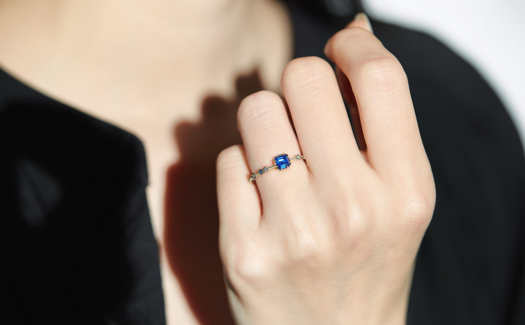 Paeonia Ring–Sapphire Paeonia Ring–Sapphire