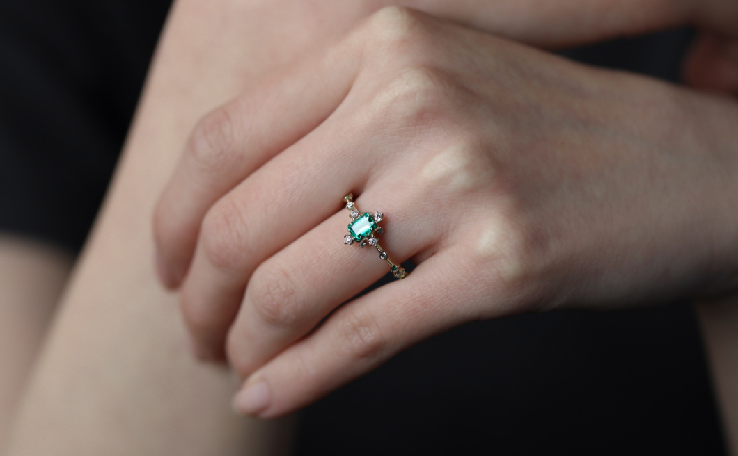 Snowflake Ring Supreme–Emerald