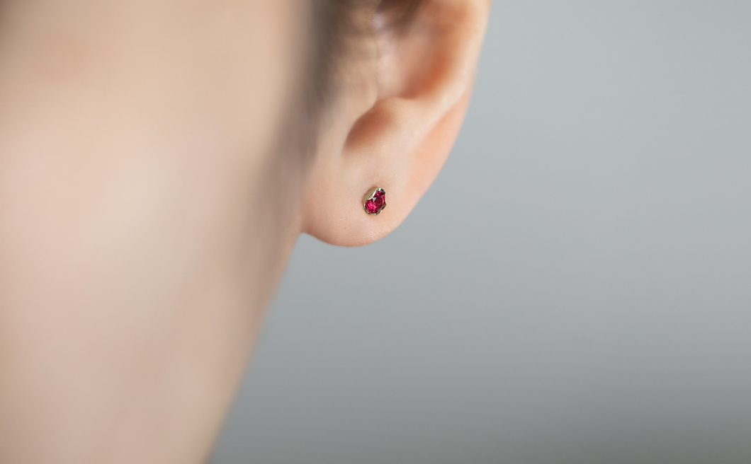 Iceberg Studs–Spinel