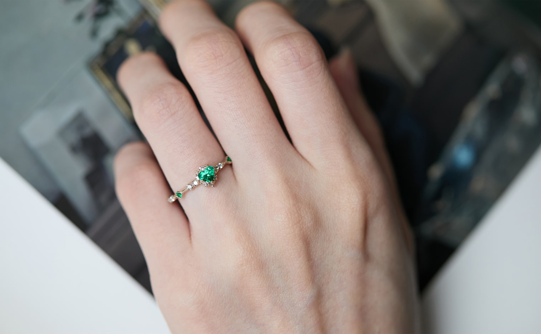 Heart Ring–Emerald