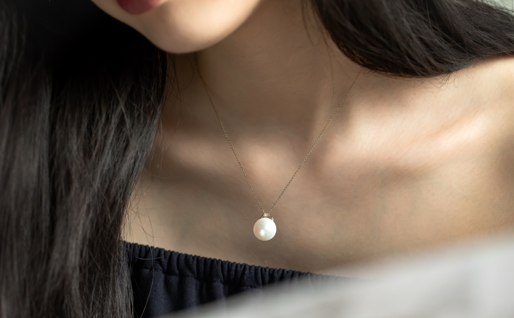 Handle Necklace–Pearl